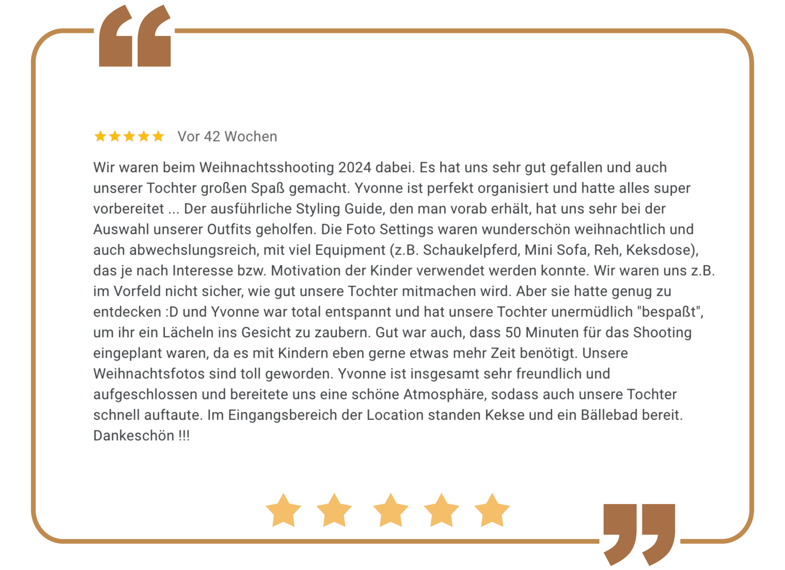05_rezension-weihnachtszauber-shooting Weihnachtszimmer Mädchen auf Schaukelpferd Fotoshooting